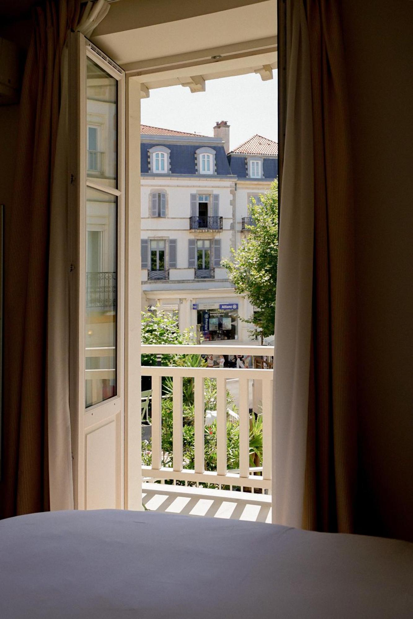 Alfred Hotels Les Halles Biarritz Exteriör bild