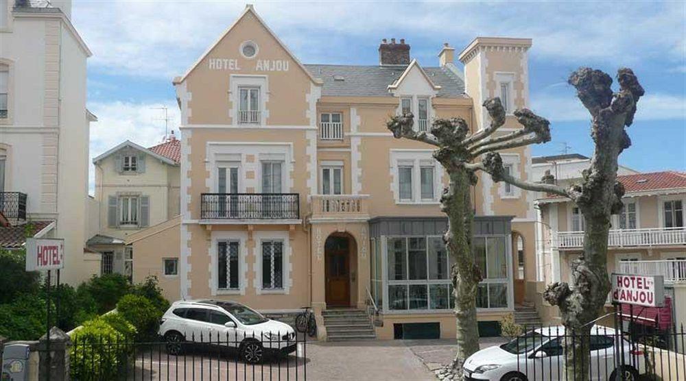 Alfred Hotels Les Halles Biarritz Exteriör bild