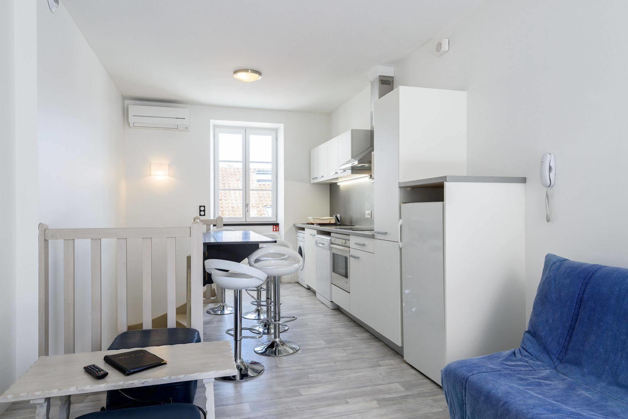 Alfred Hotels Les Halles Biarritz Exteriör bild